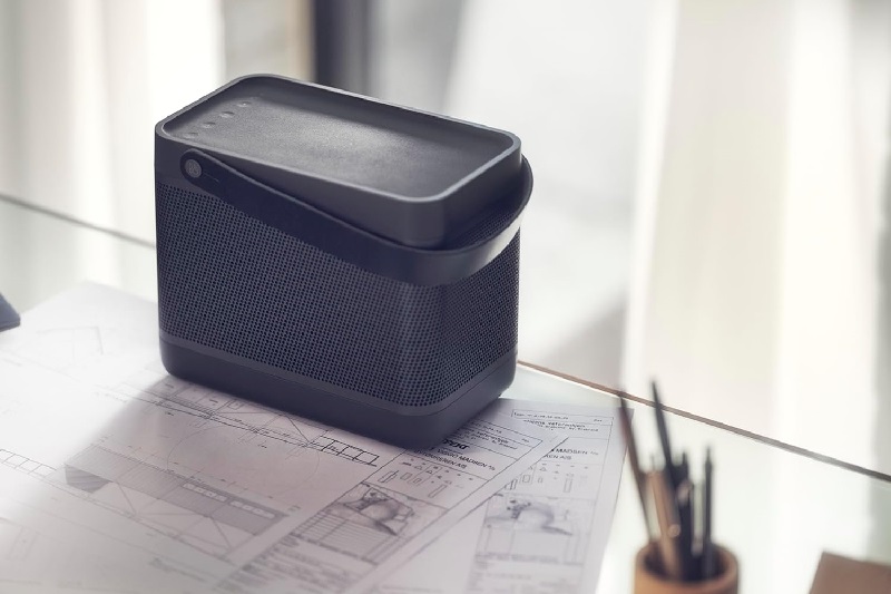 Bang and Olufsen Beolit 20 bluetooth speaker